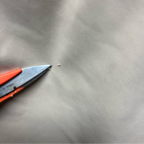 Peter Millar Wicking‎ Shorts Mens 35 Beige Chino Crown Skull Golf - Picture 13 of 13